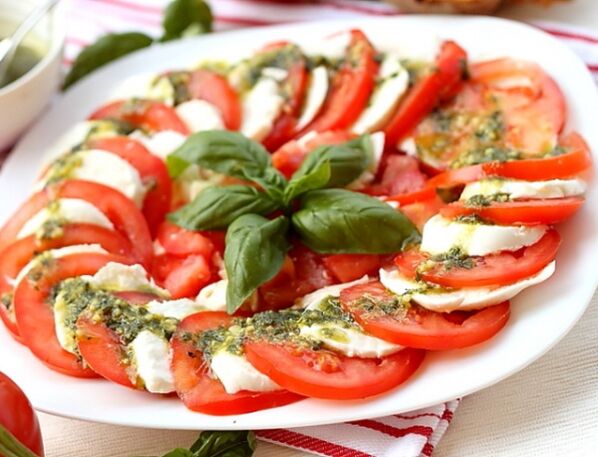 Caprese je izvrsno predjelo za ljubitelje mediteranske prehrane.